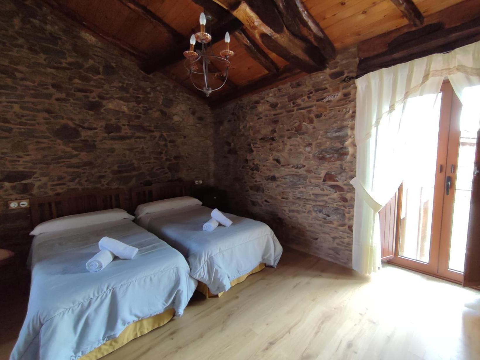 Vila Peregrina-Taxi Gratis Арсуа Экстерьер фото