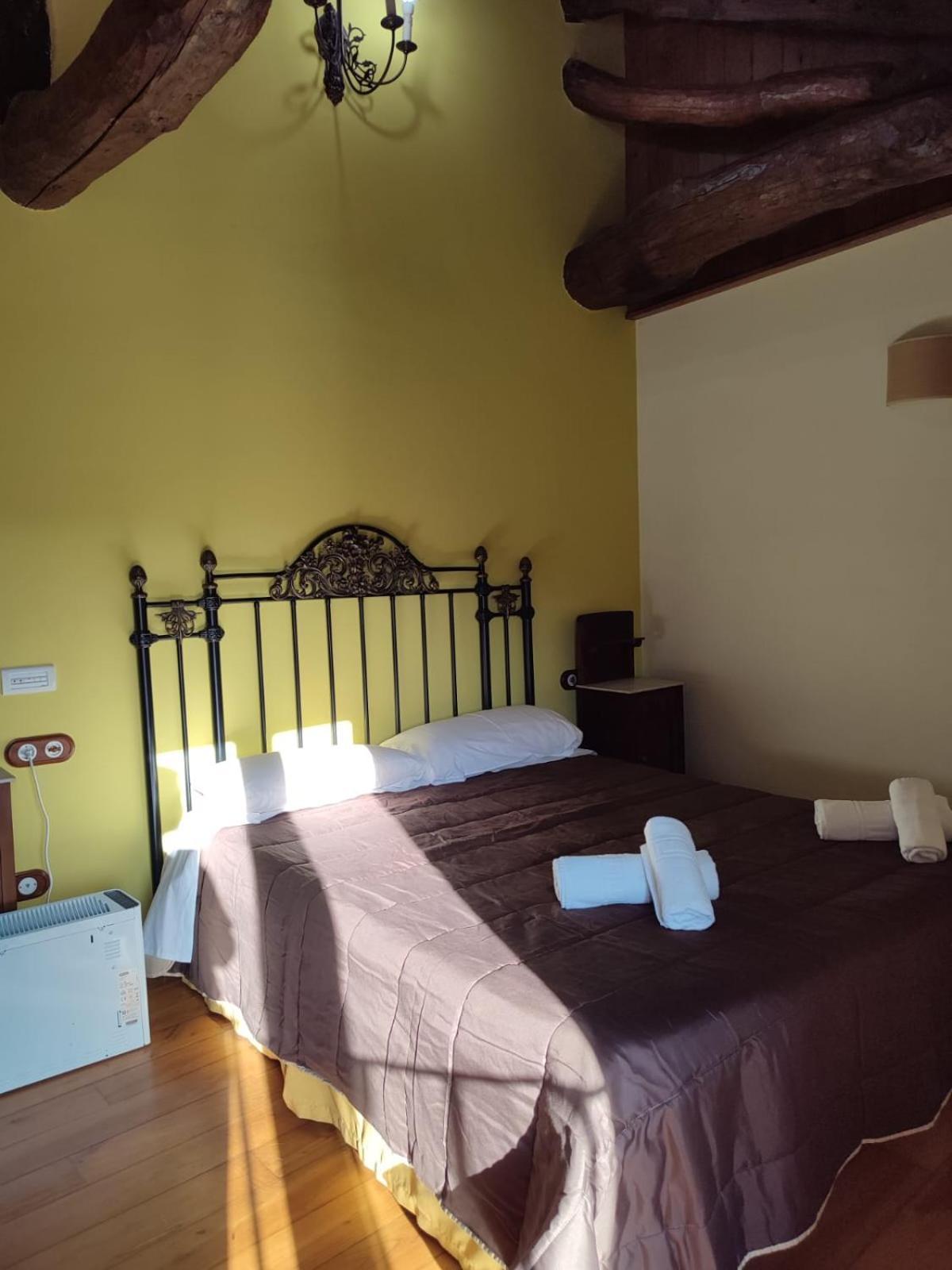 Vila Peregrina-Taxi Gratis Арсуа Экстерьер фото